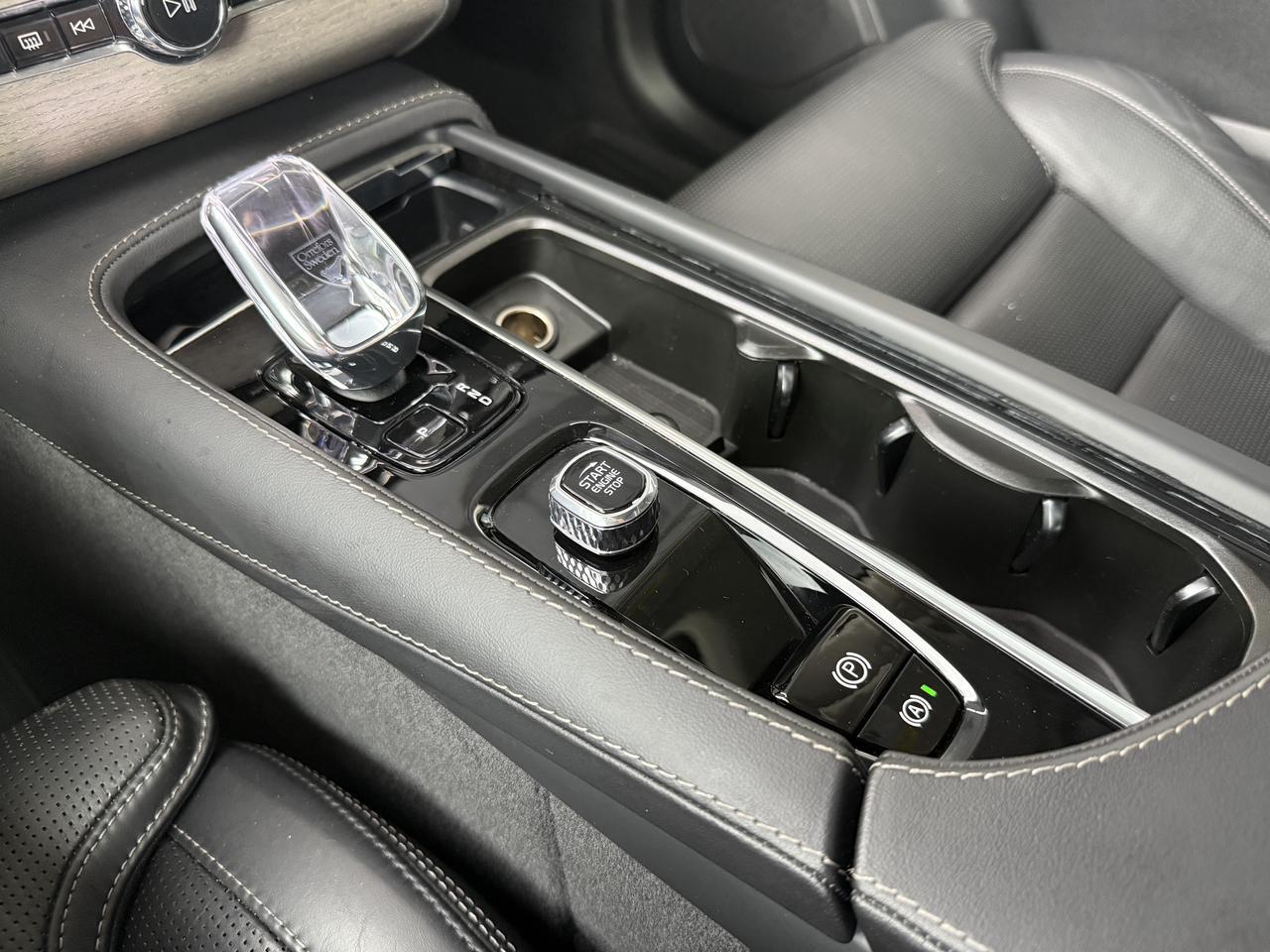 2024 Volvo XC90 Recharge Plug-In Hybrid Ultimate Bright Theme Knoxville TN