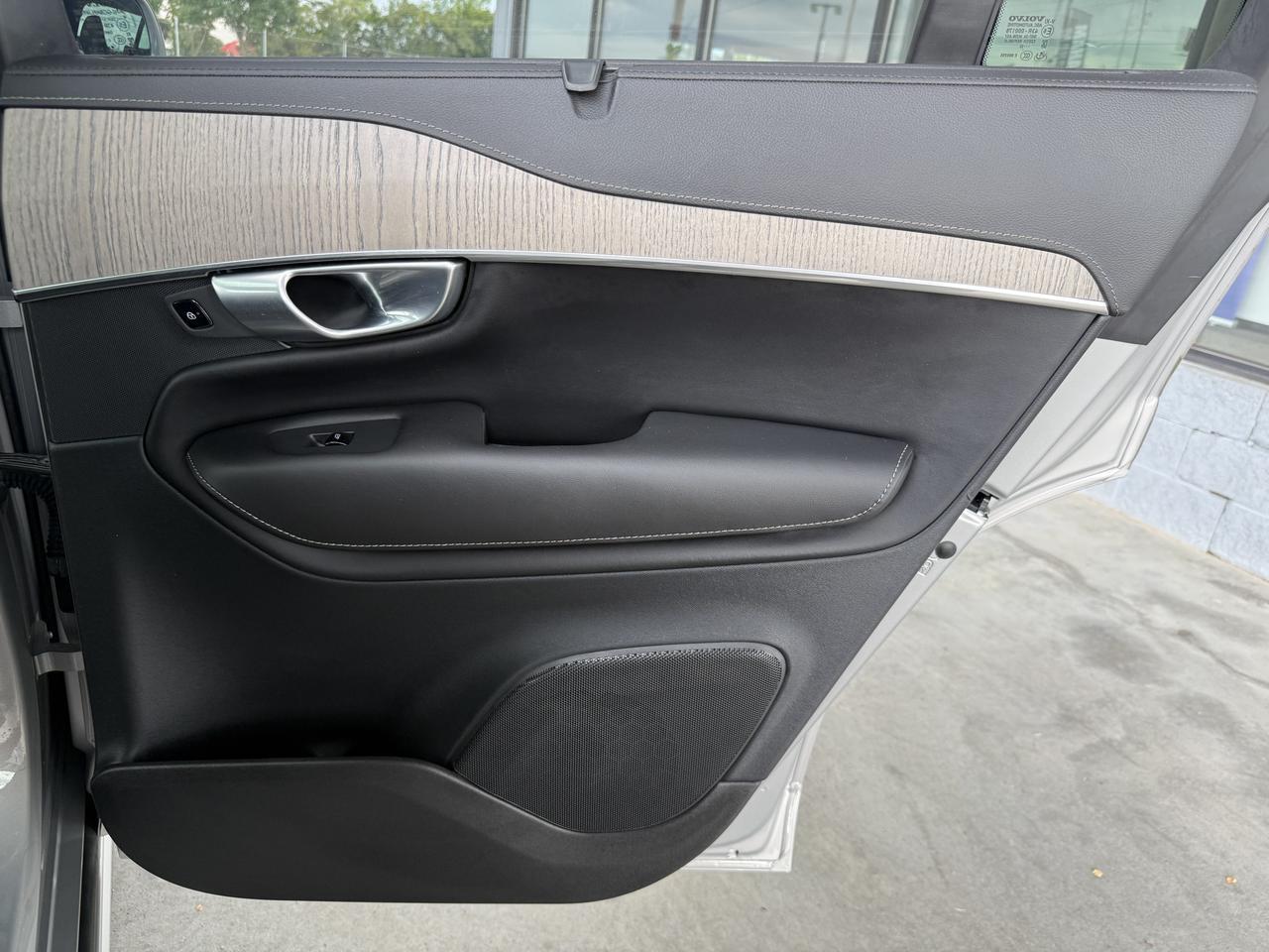 2024 Volvo XC90 Recharge Plug-In Hybrid Ultimate Bright Theme Knoxville TN