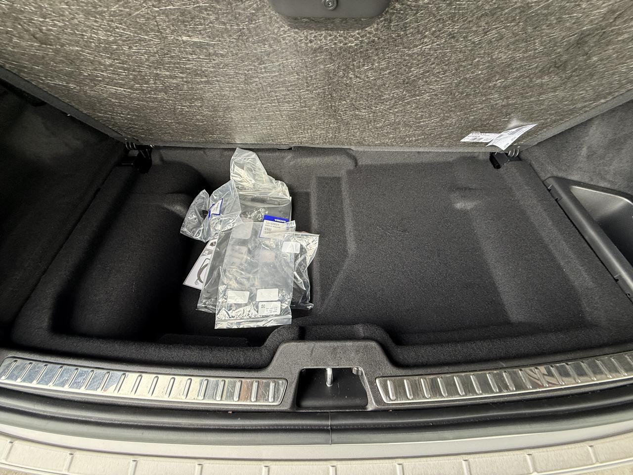 2024 Volvo XC90 Recharge Plug-In Hybrid Ultimate Bright Theme Knoxville TN