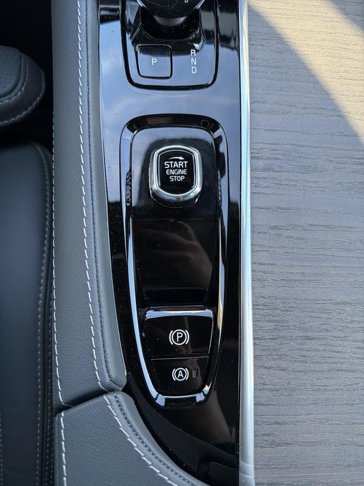 2024 Volvo XC90 Recharge Plug-In Hybrid Ultimate Bend OR