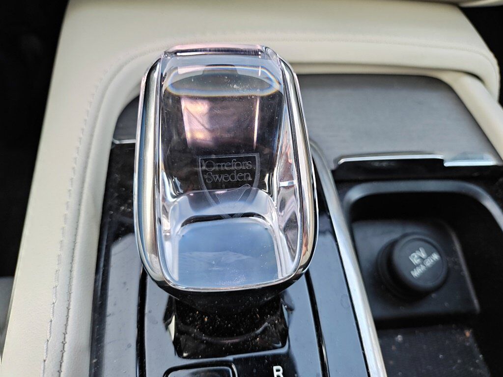 2024 Volvo XC90 Recharge Plug-In Hybrid Ultimate Hunt Valley MD