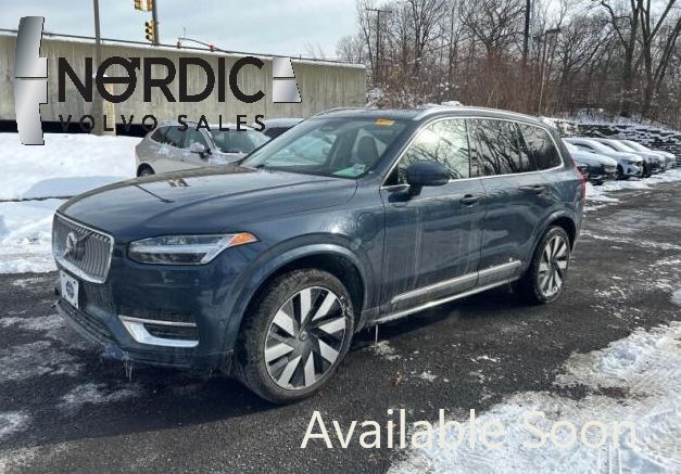 2024 Volvo XC90 Recharge T8 AWD PHEV Hybrid ULTIMATE w/Bowers &amp; Wilkins, Center Walk Seating, Pi