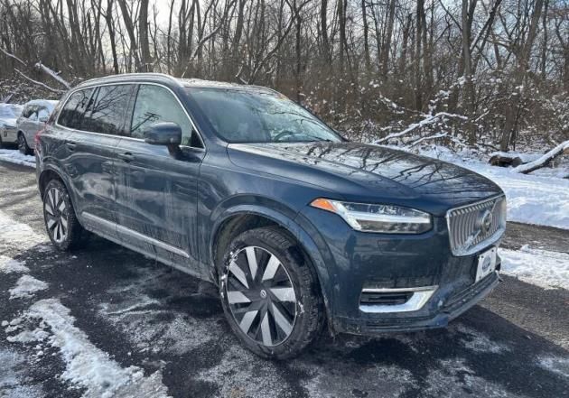 2024 Volvo XC90 Recharge T8 AWD PHEV Hybrid ULTIMATE w/Bowers &amp; Wilkins, Center Walk Seating, Pi Portland OR