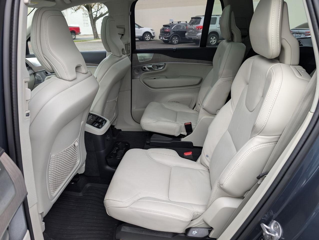 2024 Volvo XC90 Recharge T8 AWD PHEV Hybrid ULTIMATE w/Bowers & Wilkins, Center Walk Seating, Pilot Assist, 4 Heated Seats & Portland OR