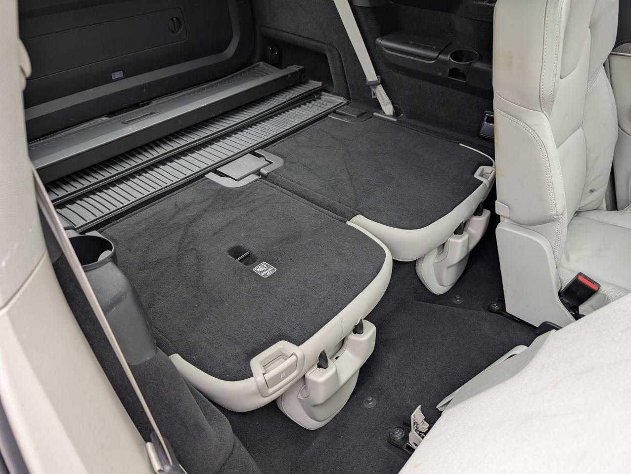 2024 Volvo XC90 Recharge T8 AWD PHEV Hybrid ULTIMATE w/Bowers & Wilkins, Center Walk Seating, Pilot Assist, 4 Heated Seats & Portland OR