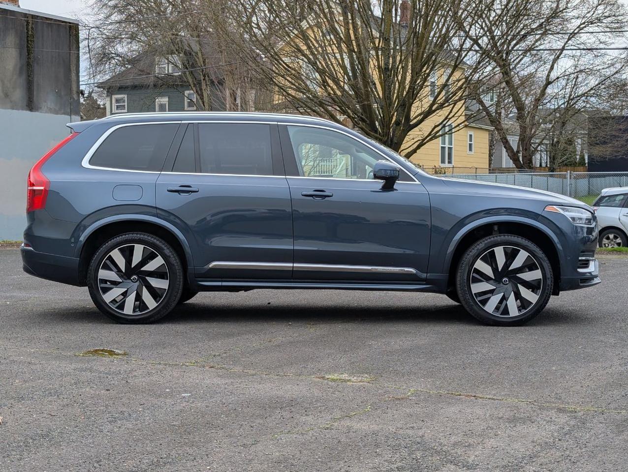 2024 Volvo XC90 Recharge T8 AWD PHEV Hybrid ULTIMATE w/Bowers & Wilkins, Center Walk Seating, Pilot Assist, 4 Heated Seats & Portland OR