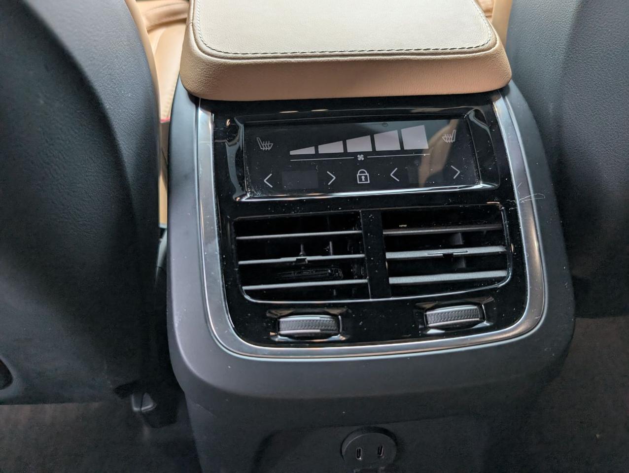 2024 Volvo XC90 Recharge T8 Ext Range ULTIMATE LUX w/Bowers & Wilkins, Pilot Assist, Air Susp, Massage Seats & Cooled Seats Portland OR