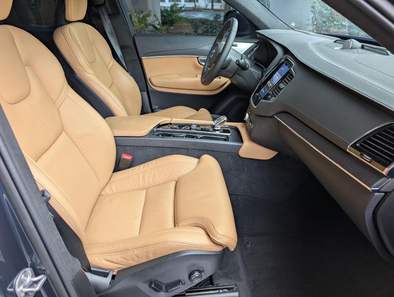 2024 Volvo XC90 Recharge T8 Ext Range ULTIMATE LUX w/Bowers & Wilkins, Pilot Assist, Air Susp, Massage Seats & Cooled Seats Portland OR