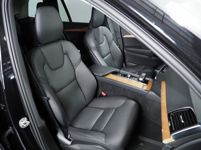 2024 Volvo XC90 Recharge T8 eAWD Plug-In Hybrid Plus *NAVIGATION, ADAPTIVE CRUISE, SAFETY ALERTS, 360 VIEW CAMERAS, PANORAMA MOONROOF, LEATHER, HEATED SEATS/STEERING, REMOTE START, 21 INCH WHEELS, HARMAN/KARDON, APPLE CARPLAY Round Rock TX