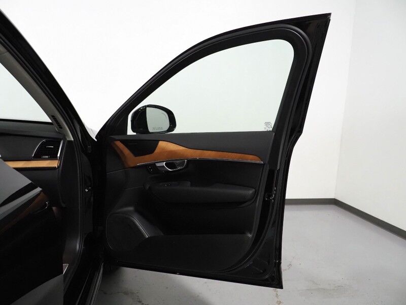 2024 Volvo XC90 Recharge T8 eAWD Plug-In Hybrid Plus *NAVIGATION, ADAPTIVE CRUISE, SAFETY ALERTS, 360 VIEW CAMERAS, PANORAMA MOONROOF, LEATHER, HEATED SEATS/STEERING, REMOTE START, 21 INCH WHEELS, HARMAN/KARDON, APPLE CARPLAY Round Rock TX