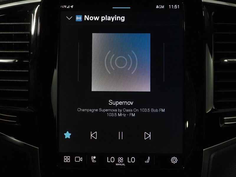 2024 Volvo XC90 Recharge T8 eAWD Plug-In Hybrid Plus *NAVIGATION, ADAPTIVE CRUISE, SAFETY ALERTS, 360 VIEW CAMERAS, PANORAMA MOONROOF, LEATHER, HEATED SEATS/STEERING, REMOTE START, 21 INCH WHEELS, HARMAN/KARDON, APPLE CARPLAY Round Rock TX