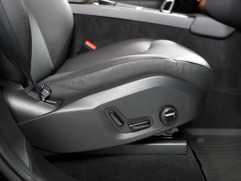 2024 Volvo XC90 Recharge T8 eAWD Plug-In Hybrid Plus *NAVIGATION, ADAPTIVE CRUISE, SAFETY ALERTS, 360 VIEW CAMERAS, PANORAMA MOONROOF, LEATHER, HEATED SEATS/STEERING, REMOTE START, 21 INCH WHEELS, HARMAN/KARDON, APPLE CARPLAY Round Rock TX