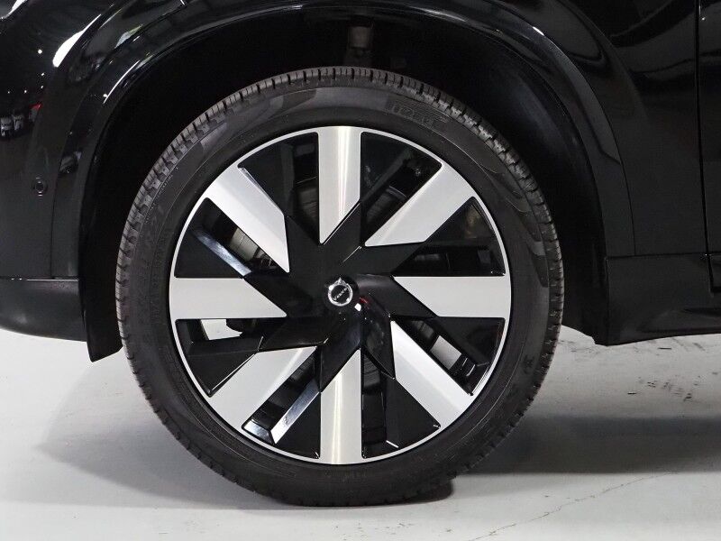 2024 Volvo XC90 Recharge T8 eAWD Plug-In Hybrid Plus *NAVIGATION, ADAPTIVE CRUISE, SAFETY ALERTS, 360 VIEW CAMERAS, PANORAMA MOONROOF, LEATHER, HEATED SEATS/STEERING, REMOTE START, 21 INCH WHEELS, HARMAN/KARDON, APPLE CARPLAY Round Rock TX