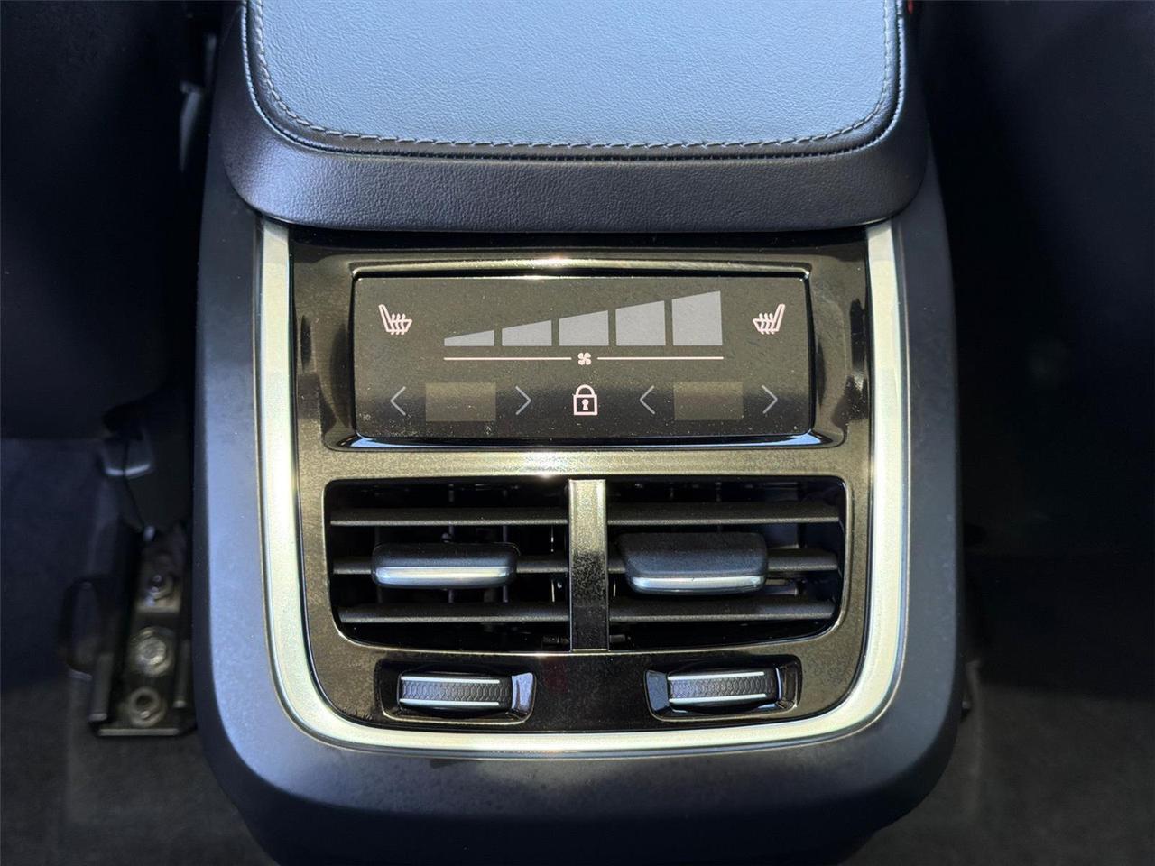 2024 Volvo XC90 Ultimate Bright Theme Hagerstown MD