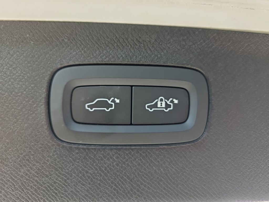 2024 Volvo XC90 Ultimate Hunt Valley MD
