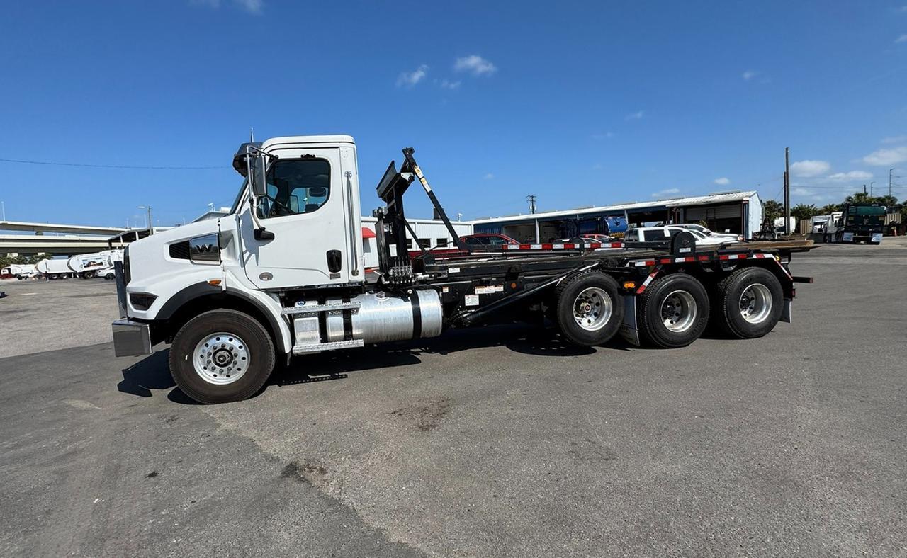 2024 Western Star 47X 60000 lbs Pac Mac Roll Off Truck