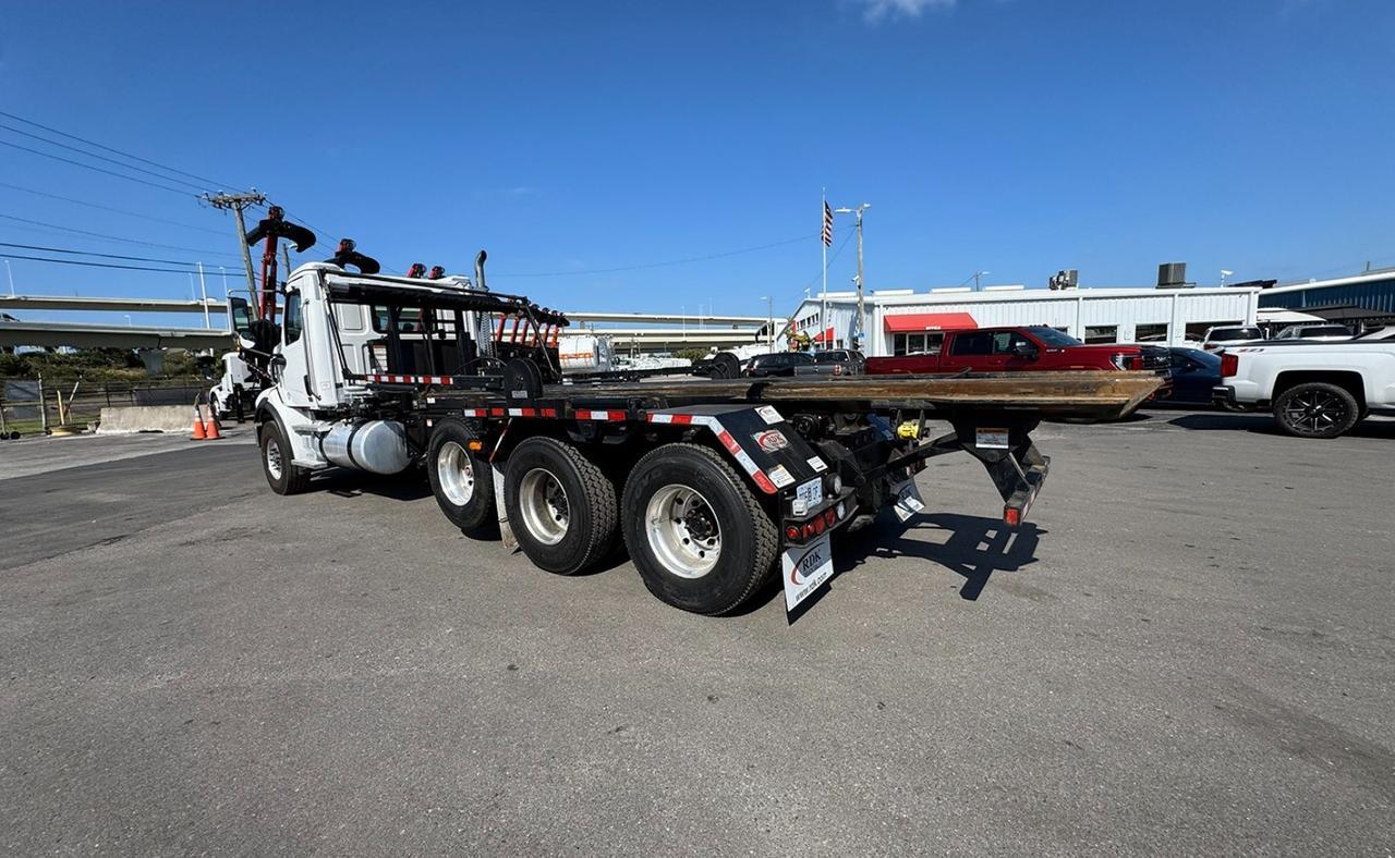 2024 Western Star 47X 60000 lbs Pac Mac Roll Off Truck