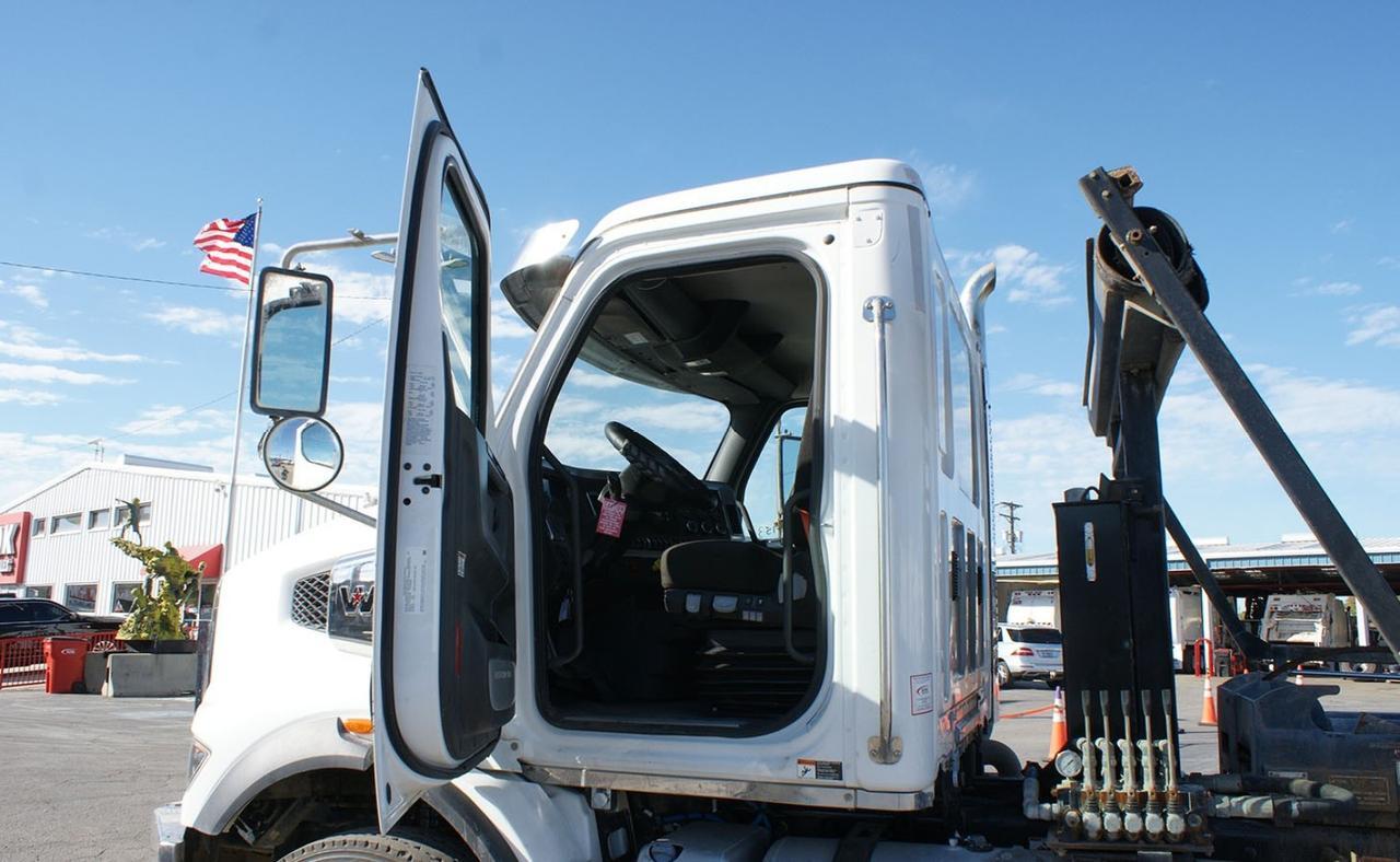 2024 Western Star 47X 60000 lbs Pac Mac Roll Off Truck Tampa FL