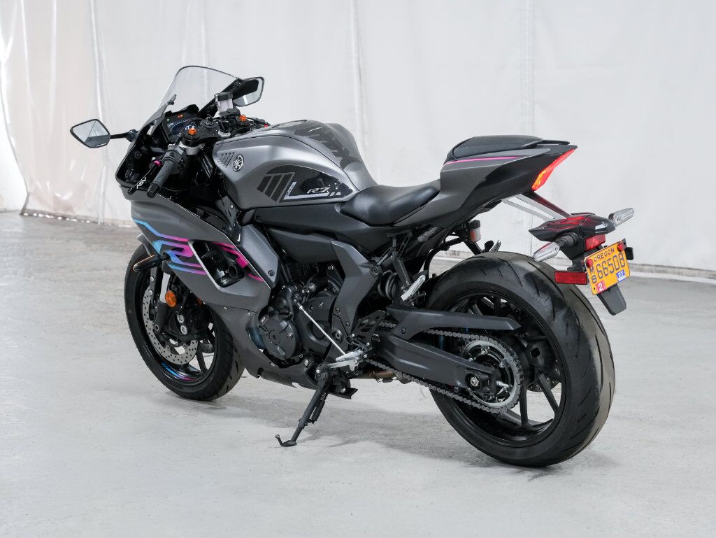 2024 Yamaha R7 Sport Bike