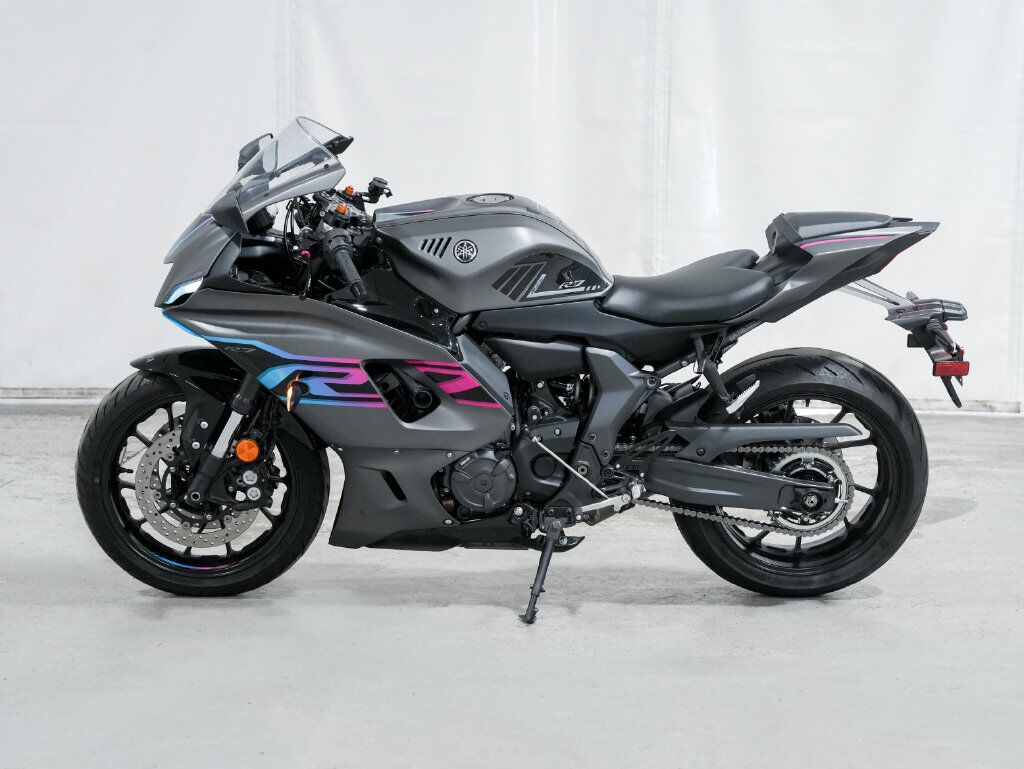 2024 Yamaha R7 Sport Bike