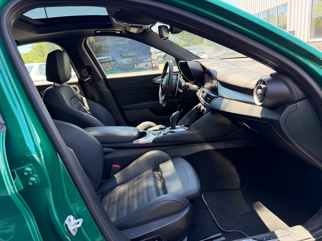 2025 Alfa Romeo Giulia Intensa Orange MA