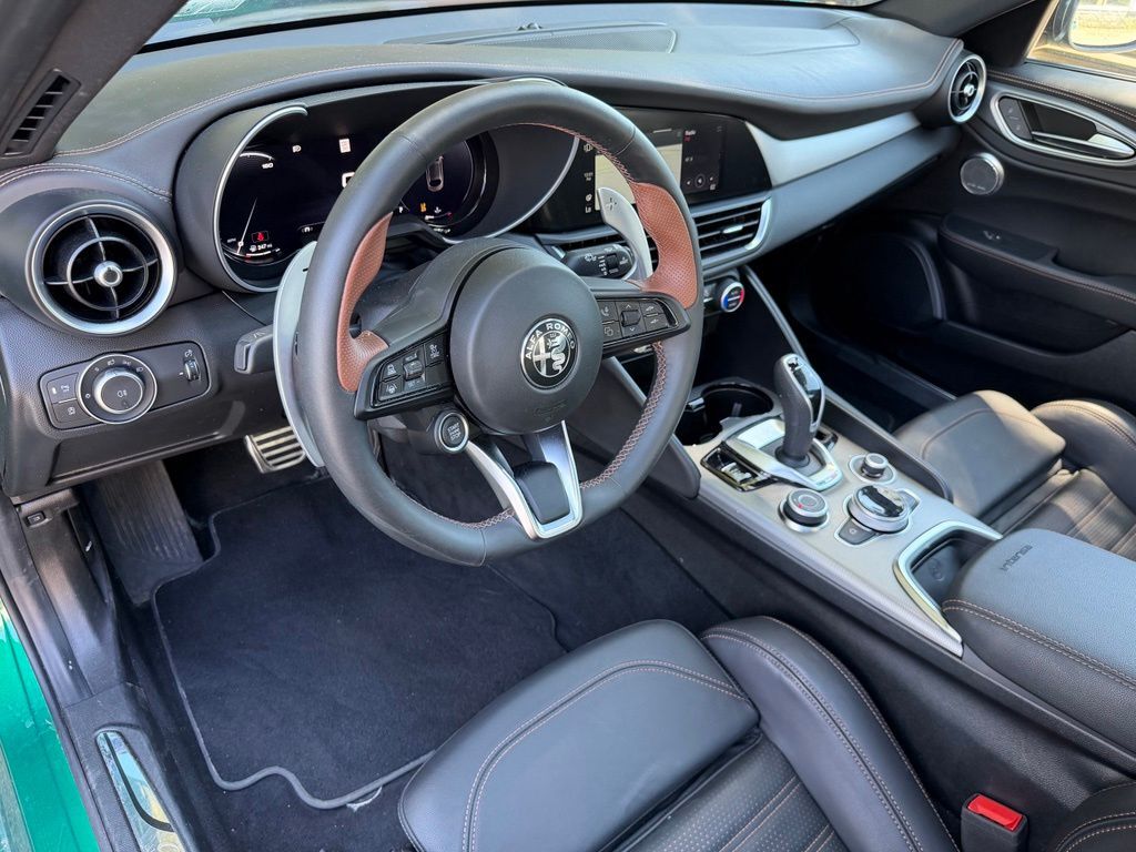 2025 Alfa Romeo Giulia Intensa Orange MA