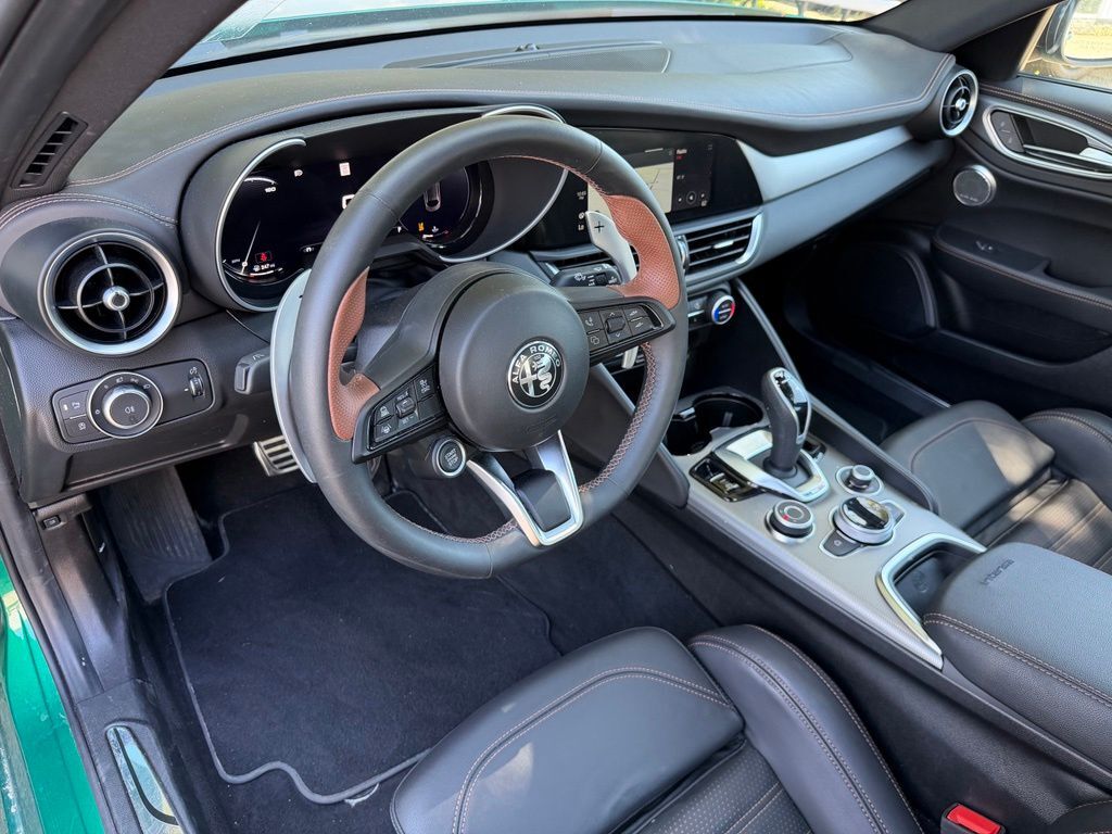 2025 Alfa Romeo Giulia Intensa Orange MA
