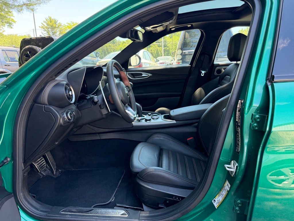 2025 Alfa Romeo Giulia Intensa Orange MA