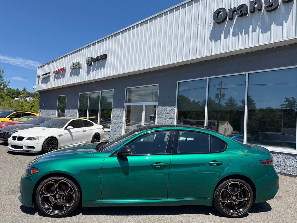 2025 Alfa Romeo Giulia Intensa Orange MA