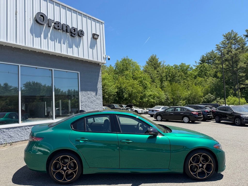 2025 Alfa Romeo Giulia Intensa Orange MA