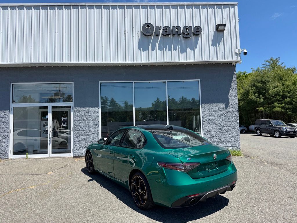 2025 Alfa Romeo Giulia Intensa Orange MA