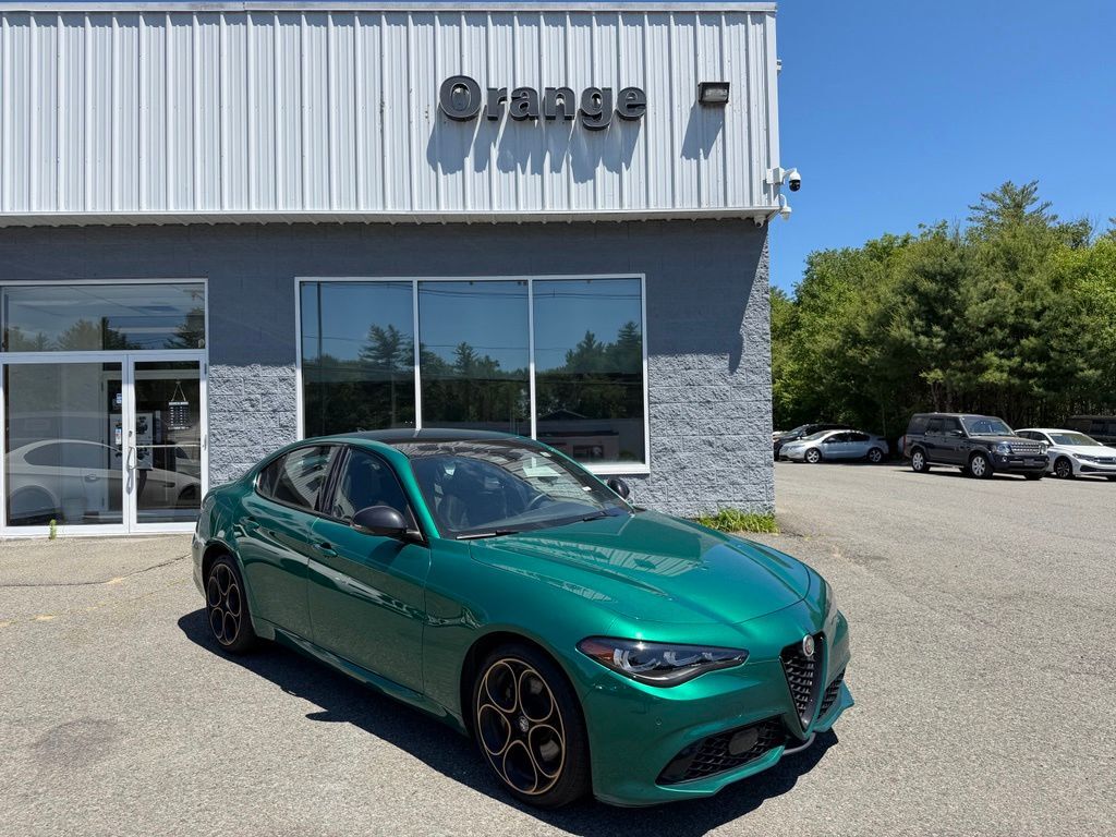 2025 Alfa Romeo Giulia Intensa Orange MA