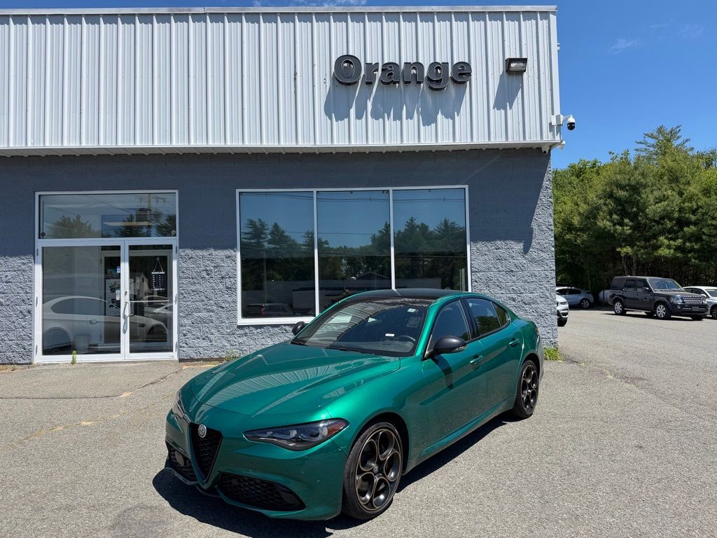 2025 Alfa Romeo Giulia Intensa