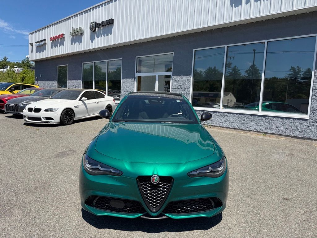 2025 Alfa Romeo Giulia Intensa Orange MA