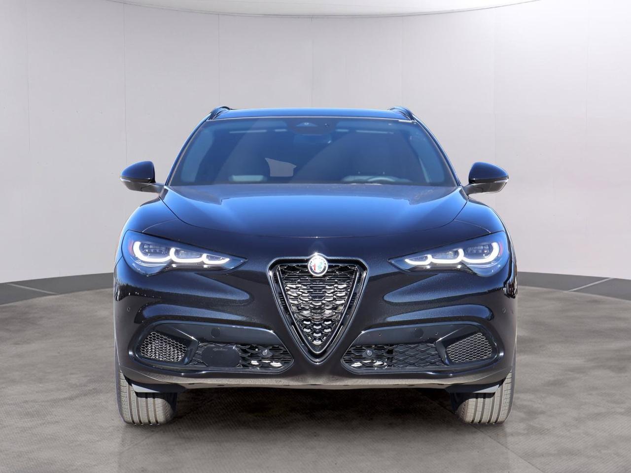 2025 Alfa Romeo Stelvio Base