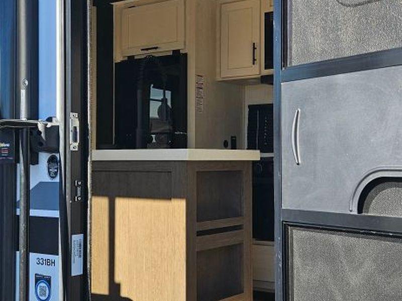 2025 Arctic Wolf Cherokee M-331BH Huntington UT