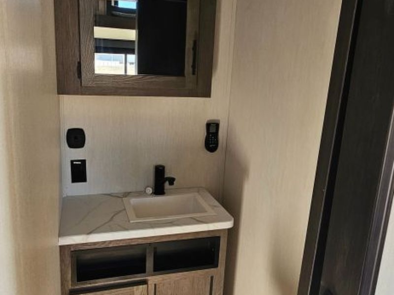 2025 Arctic Wolf Cherokee M-331BH Price UT