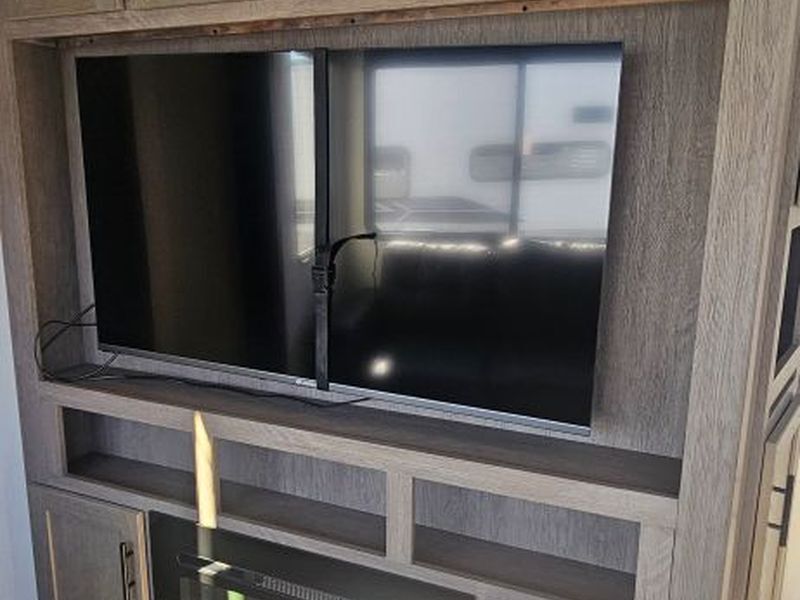 2025 Arctic Wolf Cherokee M-331BH Price UT