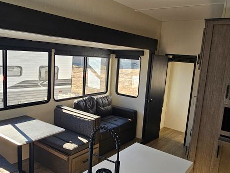 2025 Arctic Wolf Cherokee M-331BH Price UT