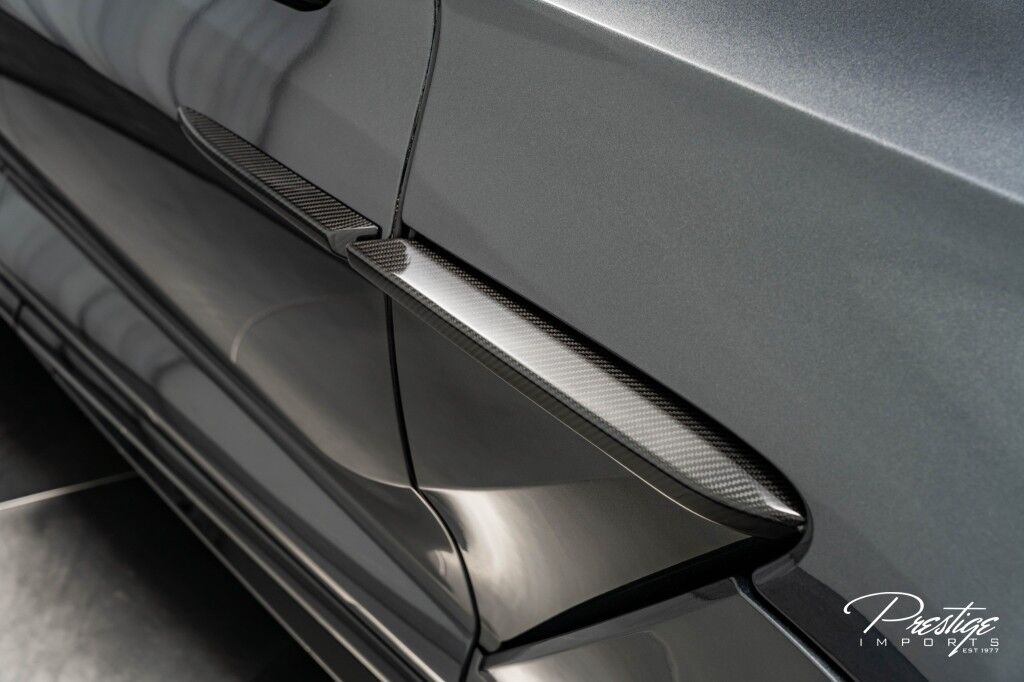 2025 Aston Martin DBX 707