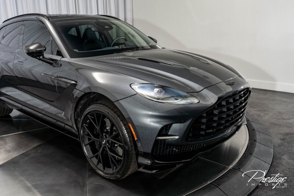 2025 Aston Martin DBX 707