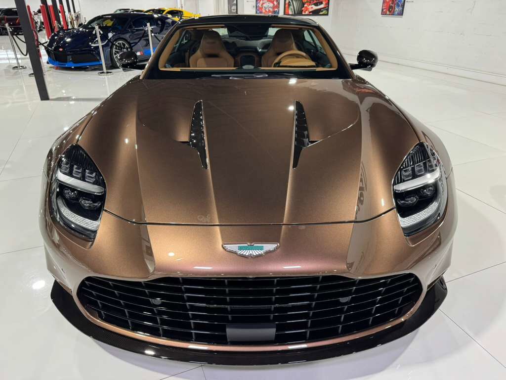 2025 Aston Martin Vanquish Apple CarPlay Ultra, Magneto Bronze paint,Bowers & Wilkins audio,360 cam,carbon galore & MUCH MORE!! Fort Lauderdale FL