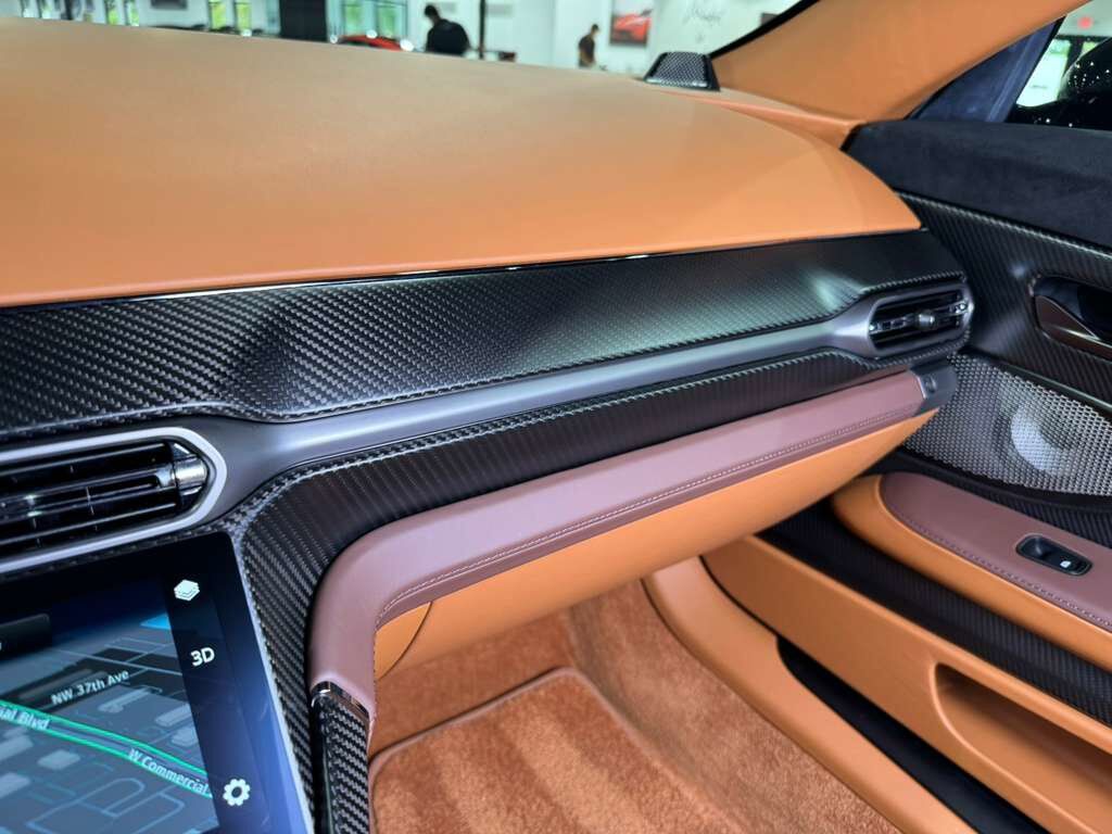 2025 Aston Martin Vanquish Apple CarPlay Ultra, Magneto Bronze paint,Bowers & Wilkins audio,360 cam,carbon galore & MUCH MORE!! Fort Lauderdale FL