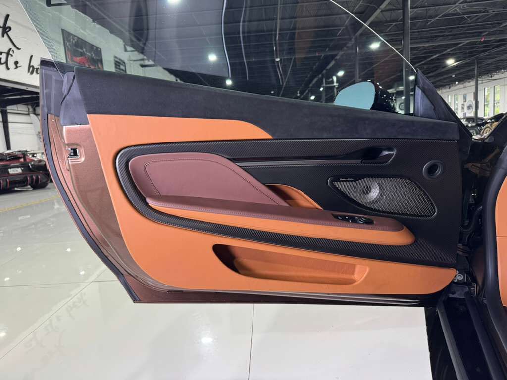 2025 Aston Martin Vanquish Apple CarPlay Ultra, Magneto Bronze paint,Bowers & Wilkins audio,360 cam,carbon galore & MUCH MORE!! Fort Lauderdale FL