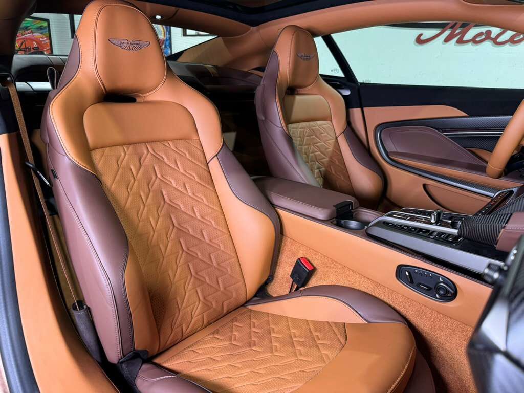 2025 Aston Martin Vanquish Apple CarPlay Ultra, Magneto Bronze paint,Bowers & Wilkins audio,360 cam,carbon galore & MUCH MORE!! Fort Lauderdale FL