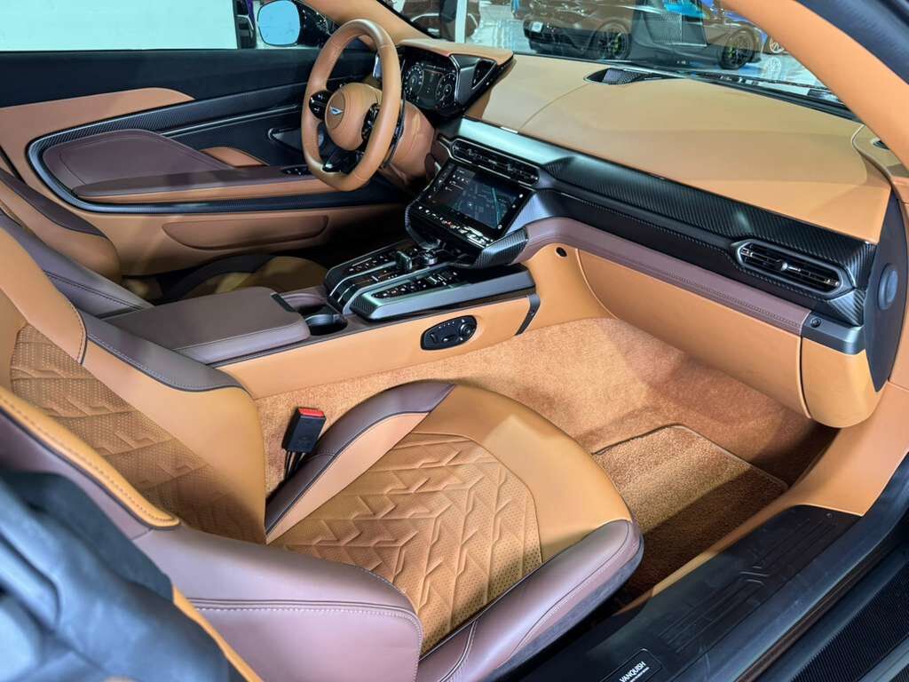 2025 Aston Martin Vanquish Apple CarPlay Ultra, Magneto Bronze paint,Bowers & Wilkins audio,360 cam,carbon galore & MUCH MORE!! Fort Lauderdale FL