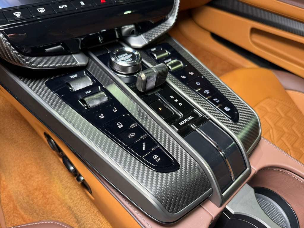 2025 Aston Martin Vanquish Apple CarPlay Ultra, Magneto Bronze paint,Bowers & Wilkins audio,360 cam,carbon galore & MUCH MORE!! Fort Lauderdale FL