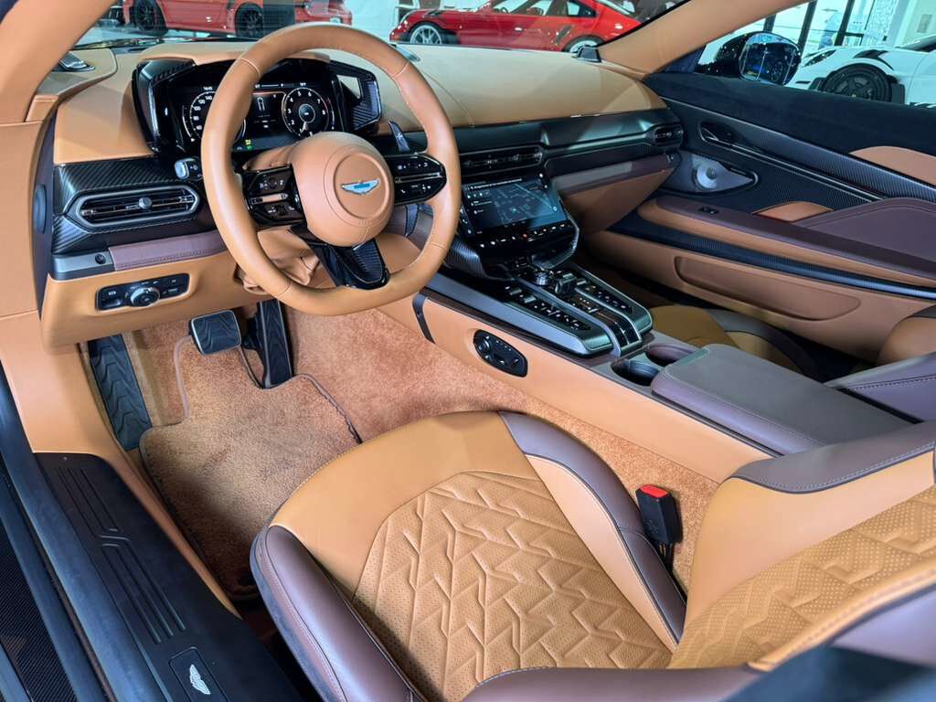 2025 Aston Martin Vanquish Apple CarPlay Ultra, Magneto Bronze paint,Bowers & Wilkins audio,360 cam,carbon galore & MUCH MORE!! Fort Lauderdale FL