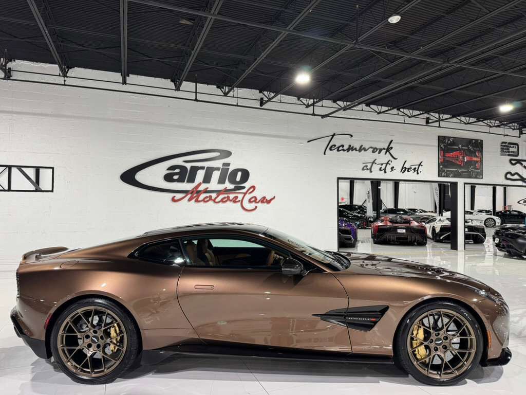 2025 Aston Martin Vanquish Apple CarPlay Ultra, Magneto Bronze paint,Bowers & Wilkins audio,360 cam,carbon galore & MUCH MORE!! Fort Lauderdale FL