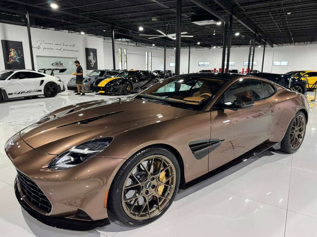 2025 Aston Martin Vanquish Apple CarPlay Ultra, Magneto Bronze paint,Bowers & Wilkins audio,360 cam,carbon galore & MUCH MORE!! Fort Lauderdale FL